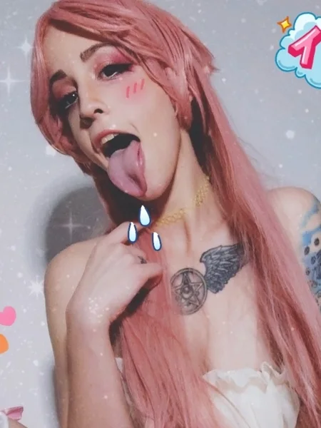 Lilyan Red