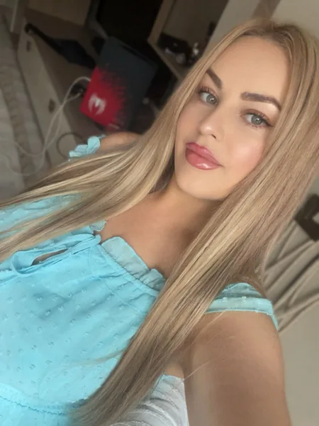 Lizz.Hottie