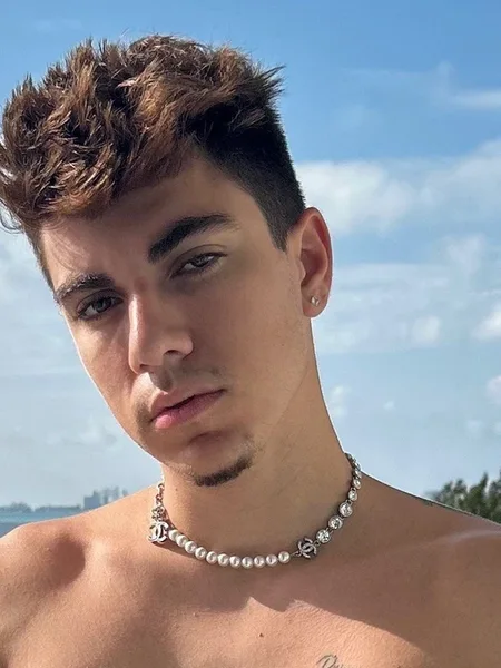 Logan Foxx😈 avatar