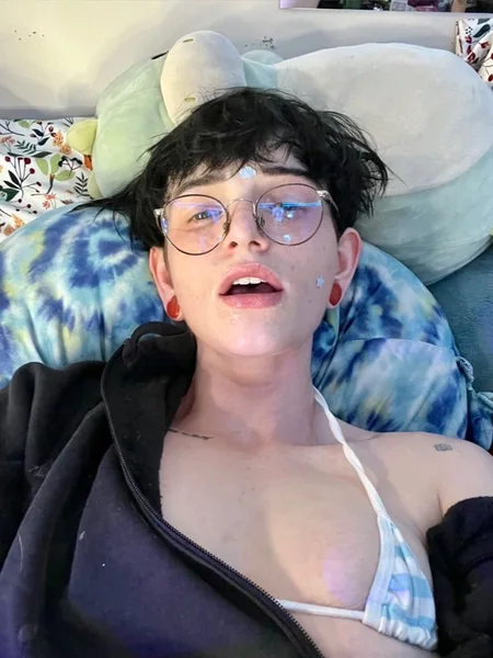 jeremy🖤he/him
