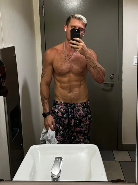 Leon Blue