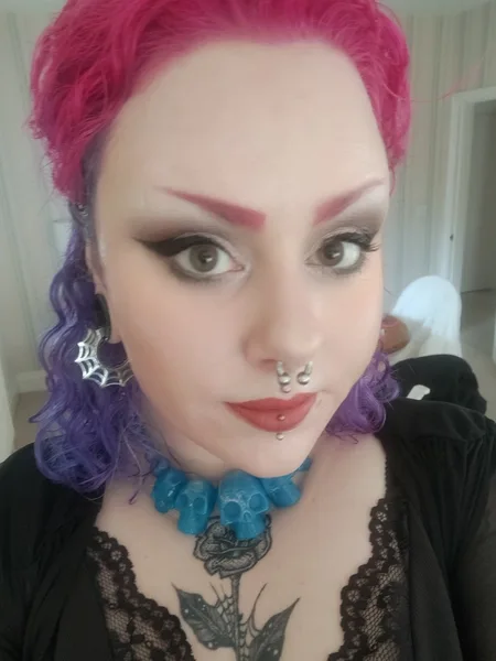 Luna Le Dark