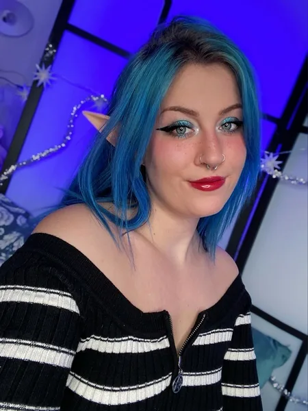 𝐋𝐮𝐧𝐚 𝐄𝐥𝐢𝐬𝐞🌙 your scandinavian sweetheart