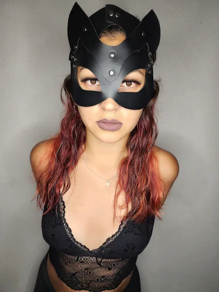 MacaHotwife