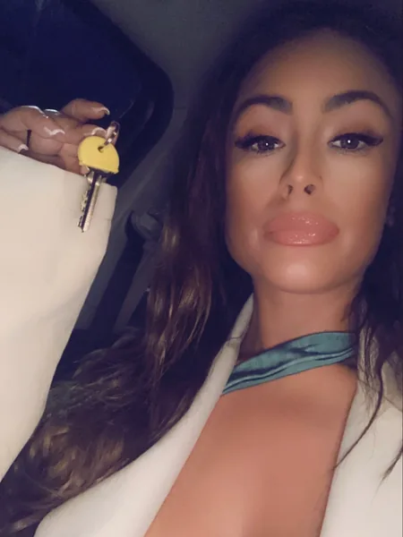 @madamedakotaVIP