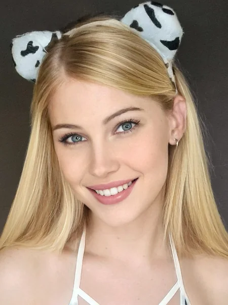 Maddee May