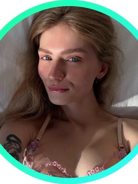 𝐌𝐚𝐥𝐞𝐧𝐚 🍒 avatar