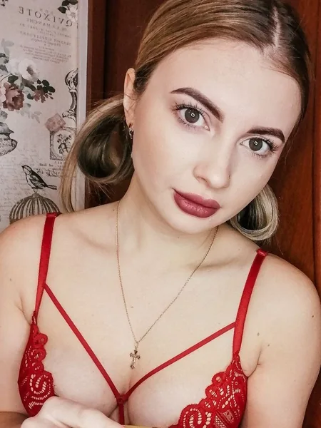 Marina Rose avatar