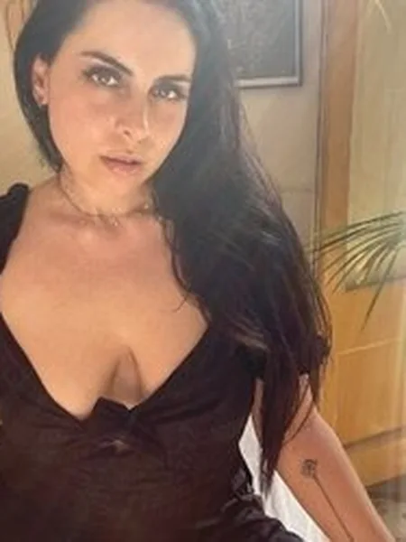 María Riot 𝖥𝗋𝖾𝖾 𝖮𝖥
