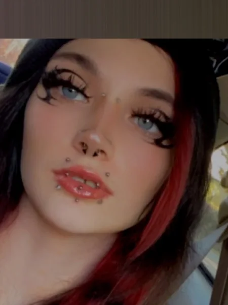 Hailqueensamara