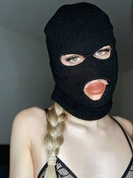 Maskedblondie 🤍