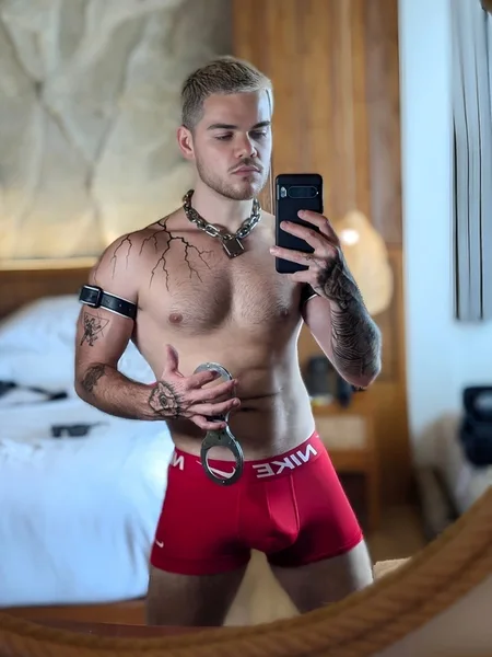 Master On Twinks 😈🖤⛓️