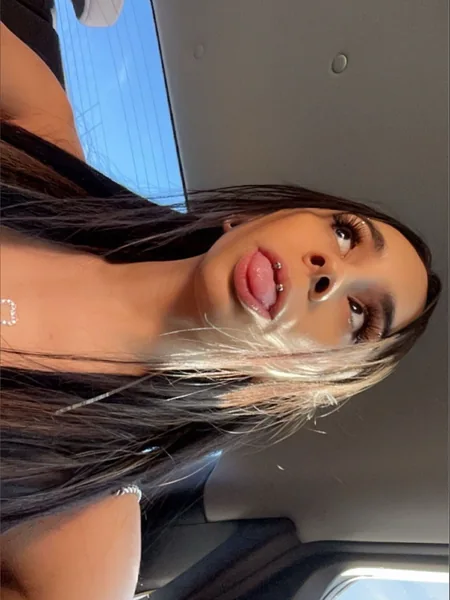 Mel 🦋 ~~~