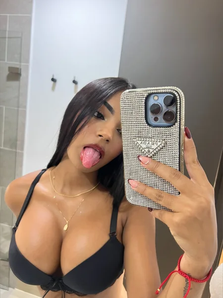 Mia Collins