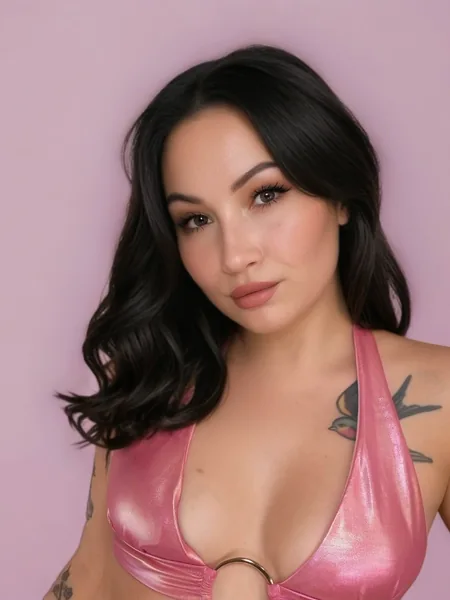 Mia Holland avatar
