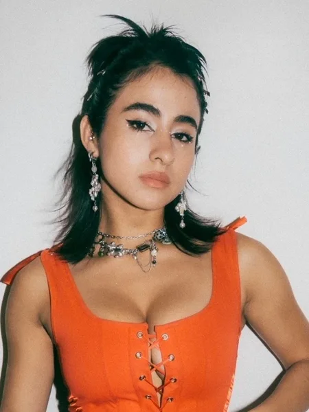 ✨ Mia V ✨