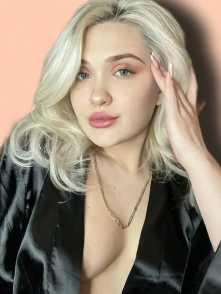 Mia White