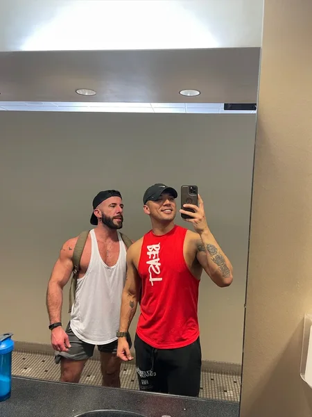 Mikey_Izzy
