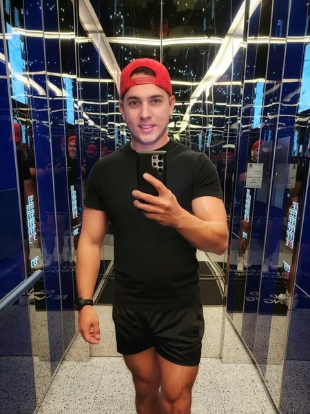 Mike Oceans