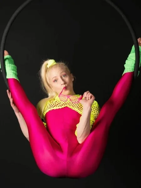 Miss Flexible Lilly