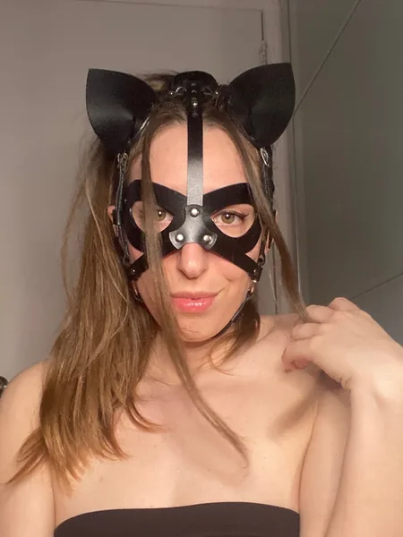 Miss Kitty Meow - Free