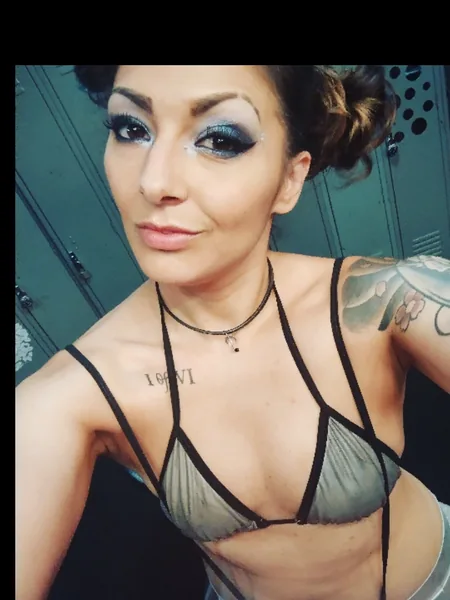 Miss Novah Caine