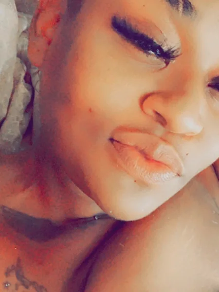 Shakia Snow