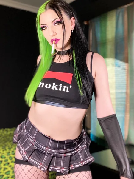 Smoking Goddess 🚬💨 Rave_Baby avatar