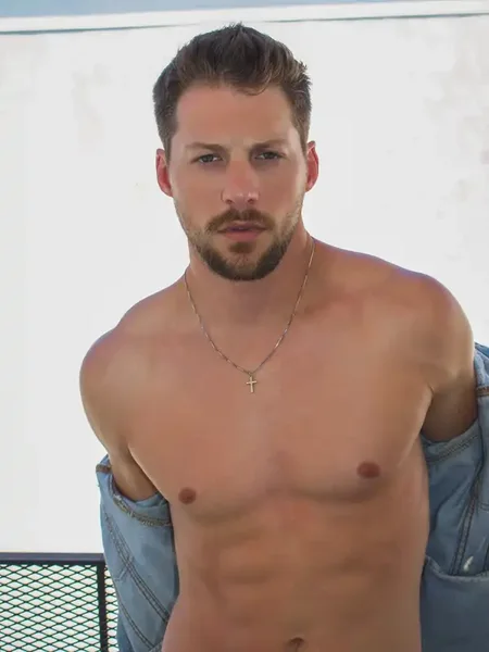 Model Jerry Jr.
