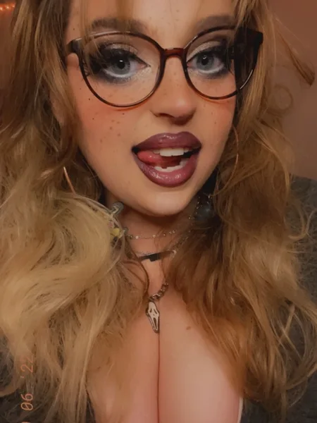 Manda 🌹NerdGirl