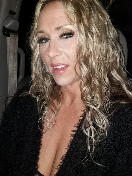 Ms. NylonMılf