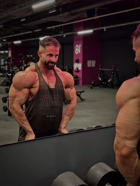 Muscle worship