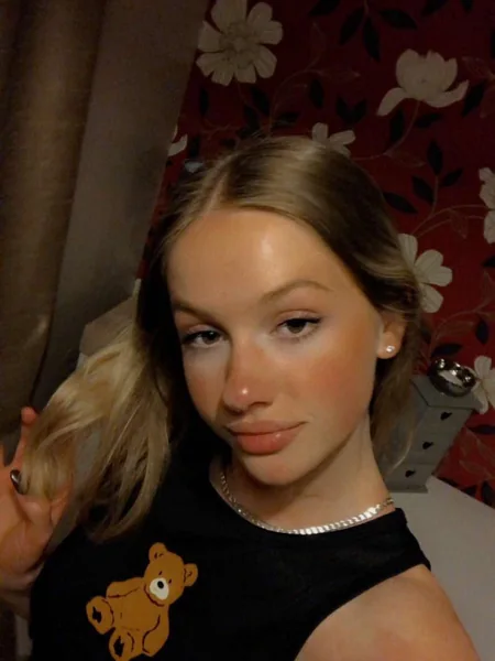Chloe 🧸 avatar