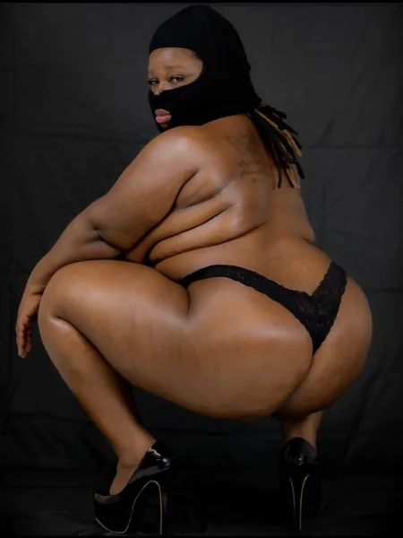 Mz Pleazure P