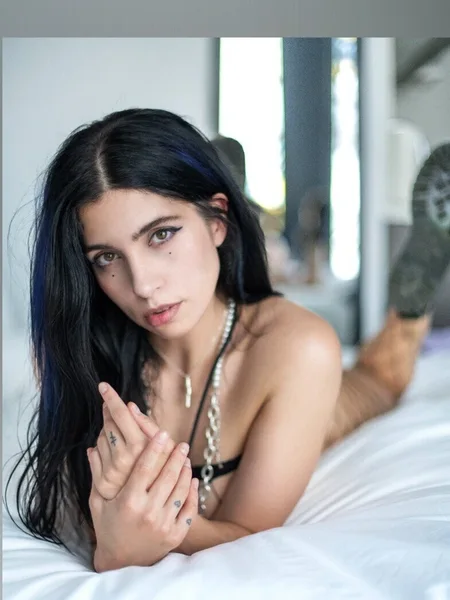 Nadya Riot