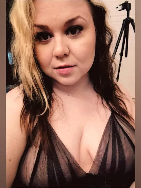 NahiraVIP
