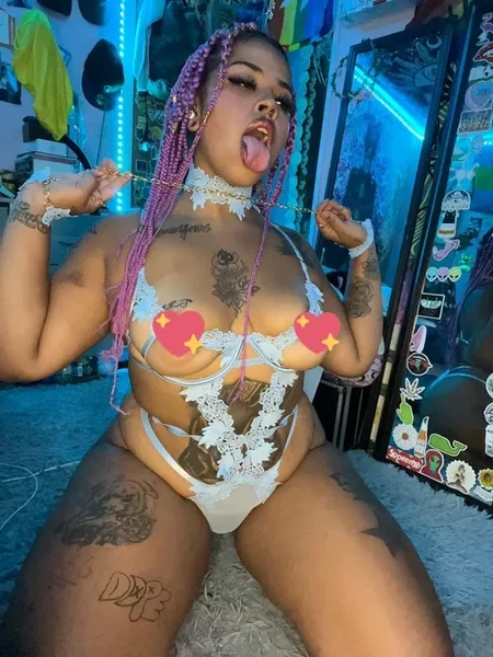 Your secret GF👅🤫