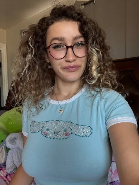 Nerdy Neighbor Tay 🤓💕