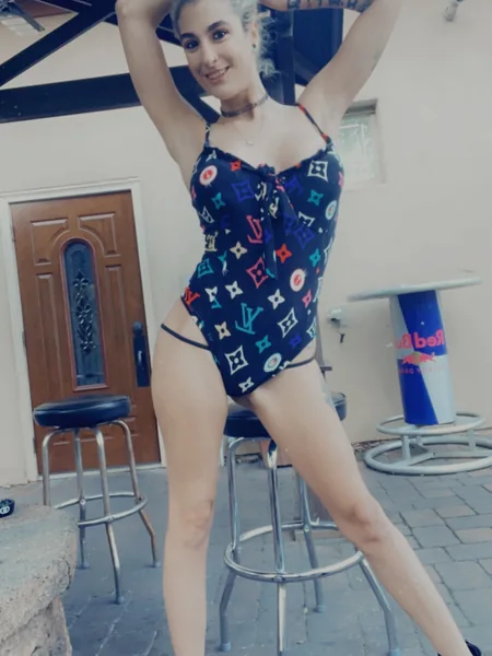 Nicki Starr