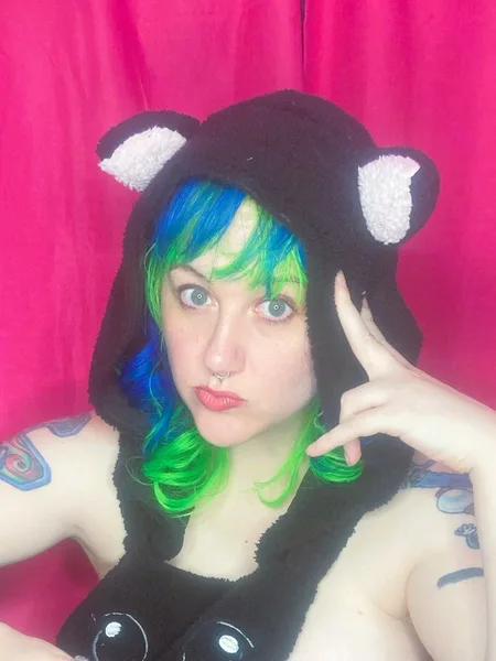 Nikki Nuwave