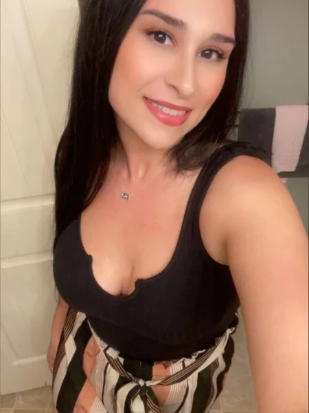 Nikki B