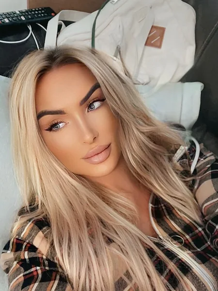 Nicole99.