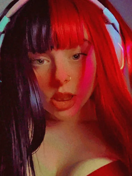 Nina Aaron