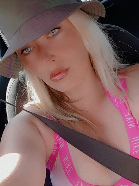 Nina 🍒 Kitana 🥷