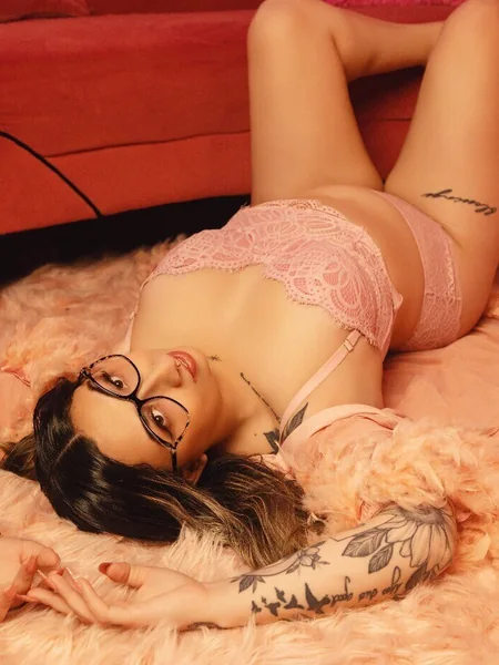 Nina Nova XO