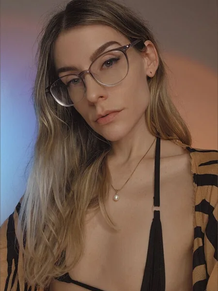 🌴 em ♡ avatar