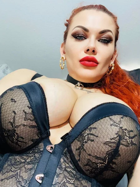 Fetischlady Mistress Nora Marinelli