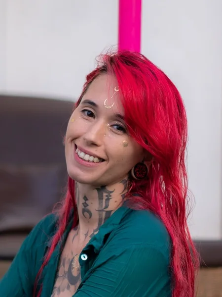 Nora Redmain