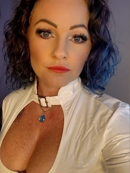 OneNaughtyWife