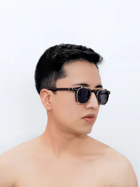 L Y A N